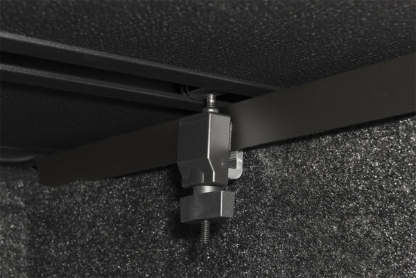 Extang 08-11 Dodge Dakota Ext Cab (6 1/2 ft) (with track system) Solid Fold 2.0