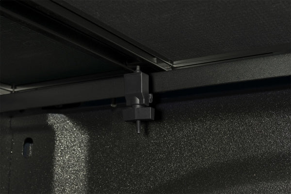 Extang 00-04 Dodge Dakota Quad Cab (5ft 3in bed) Trifecta 2.0