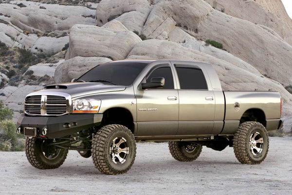 Fabtech 06-07 Dodge 2500/3500 4WD 5.9L Diesel w/Auto 6in Perf. System w/Stealth Shocks