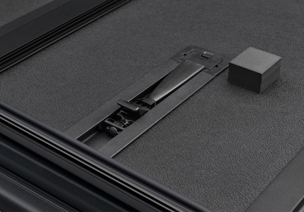 Extang 2019 Dodge Ram 1500 w/RamBox (New Body Style - 5ft 7in) Solid Fold 2.0